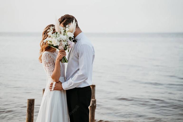 7 kiểu nhẫn phong thủy nam mệnh Thổ hút tài lộc cho chủ 26 Nam nữ mệnh Thổ đeo nhẫn tay nào còn tùy thuộc theo trạng thái hôn nhân của họ