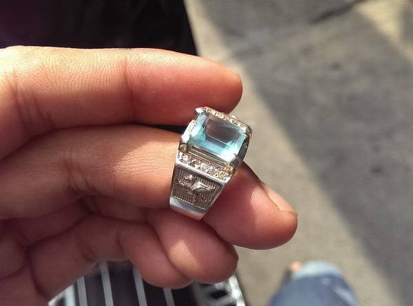 Đá Aquamarine loại đá tượng trưng cho mệnh Thủy 