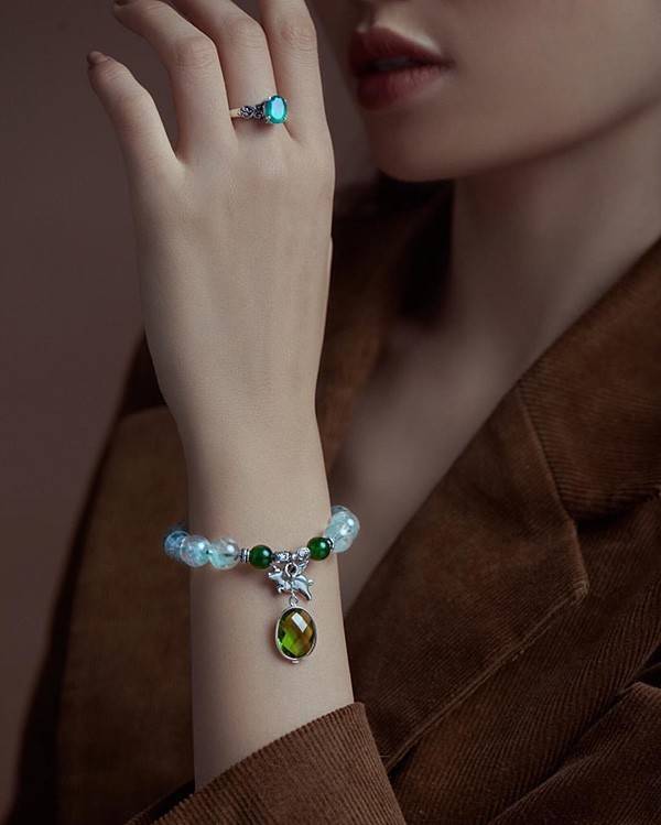 8 loại đá phong thủy mệnh Thủy hút tài lộc, tăng vận khí 25 Topaz xanh dương là một trong những loại đá phong thủy cho mệnh Thủy