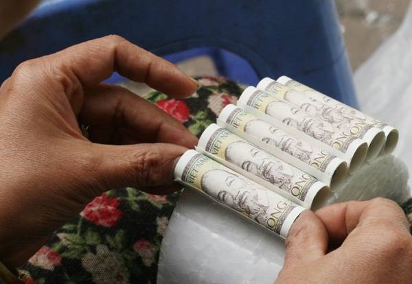 Hướng dẫn cách làm tháp tài lộc trưng Tết đẹp, ý nghĩa 22 Cách làm tháp tiền ban thờ, cây tiền của lộc - cây tiền thật
