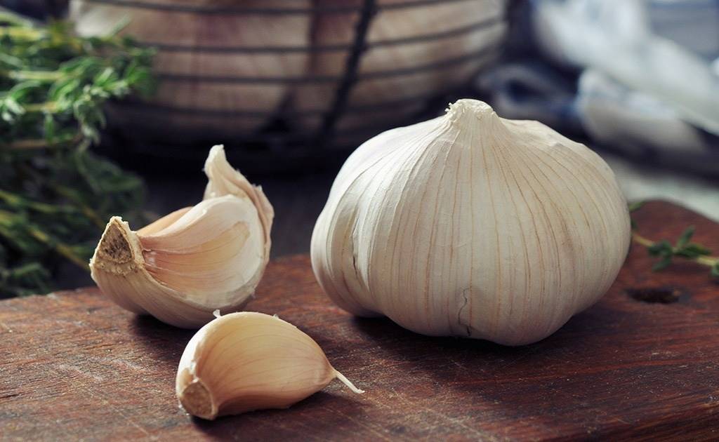 Hướng dẫn cách làm tháp tài lộc trưng Tết đẹp, ý nghĩa 32 Cách làm tháp tỏi cúng ông Địa, Thần Tài đẹp nhất