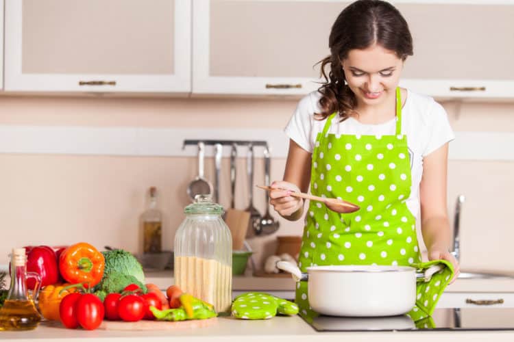 Mơ thấy nấu ăn có điềm gì? Giải mã ý nghĩa giấc mơ chuẩn 100% 8 Giải mã giấc mơ thấy nấu ăn?
