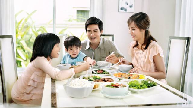 Vận mệnh của người có tướng gò má cao chuẩn 100% 20 Để chuyển hóa được tướng sát phu, người phụ nữ có gò má cao nên thực tập tu tâm yêu thương nhiều hơn nhất là với những người gần gũi với mình (ảnh minh họa)