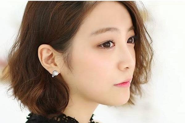 Xem vận mệnh của người có tướng tai thỏ đúng 100% 9 Tướng tai thỏ ở nữ