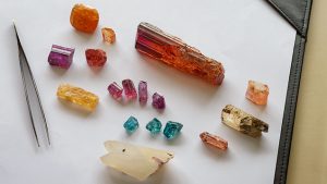 TỔNG QUAN VỀ TOPAZ 2 Mau sac cua topaz